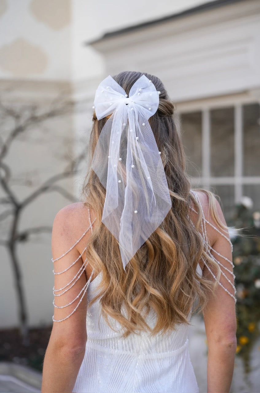Nadia bow